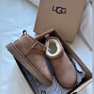 Ultra mini Uggs in chestnut